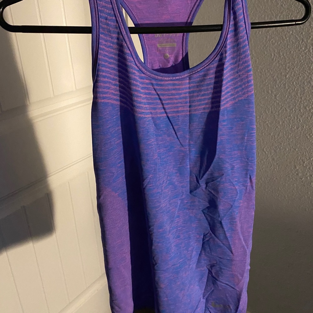 Size M Nike Athletic Top